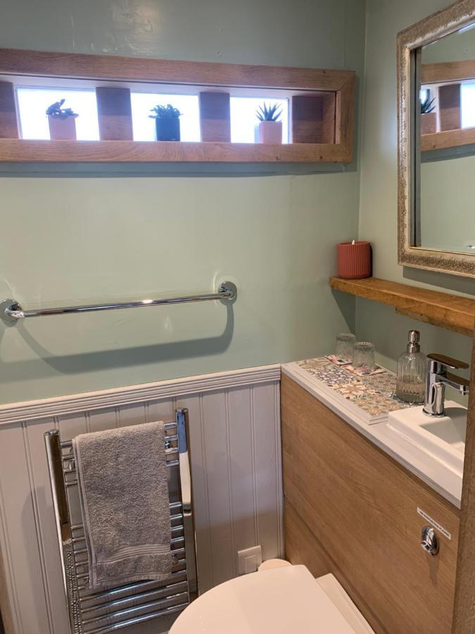 Meadow View - A Studio With Free Parking And A Sunny Terrace Lewes Extérieur photo